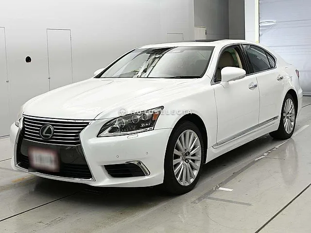Lexus LS 2013, auction grade 3.5