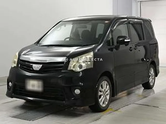 Toyota Noah 2012, auction grade 3.5