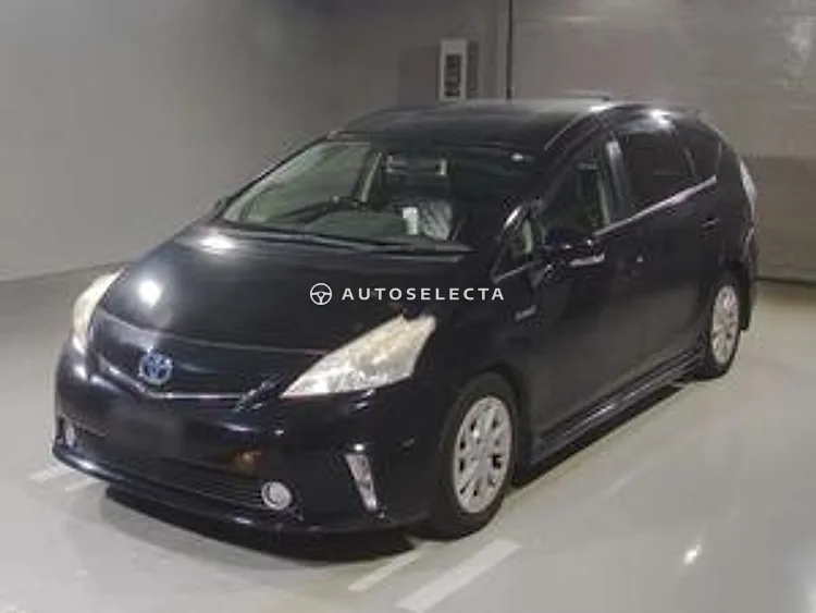 Toyota Prius Alpha 2011, photo 1 of 1