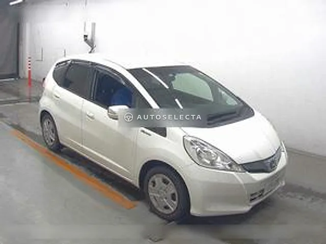 Honda Fit Hybrid 2012, auction grade 3.5
