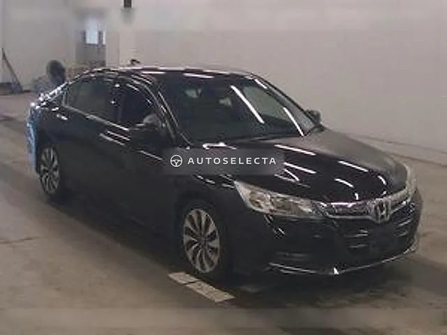 Honda Accord Hybrid 2013, auction grade 3.5