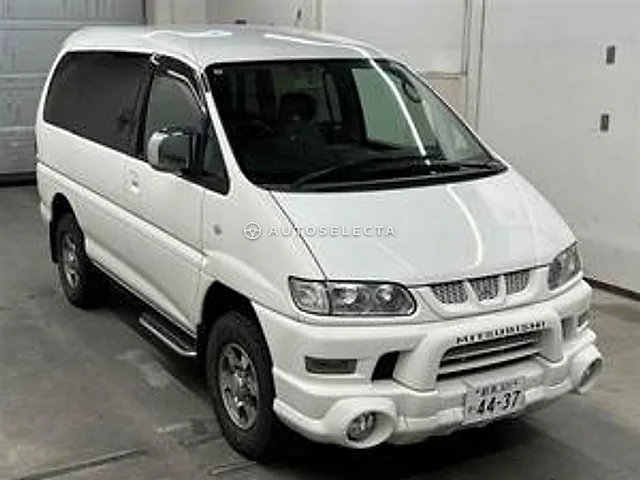 Mitsubishi Delica Space Gear 2005, auction grade 3.5