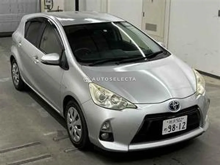 Toyota Aqua 2013, photo 1 of 1