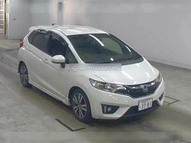 Honda Fit Hybrid 2017, auction grade 4