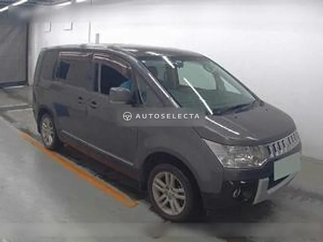 Mitsubishi Delica D:5 2014, auction grade 3