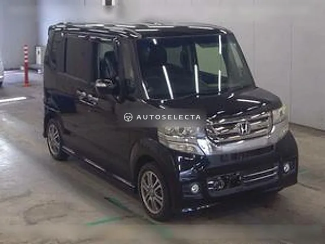 Honda N-BOX Custom 2015, auction grade 4.5