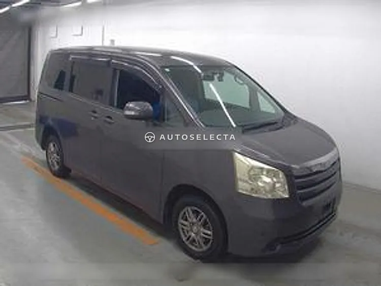 Toyota Noah 2009, photo 1 of 1