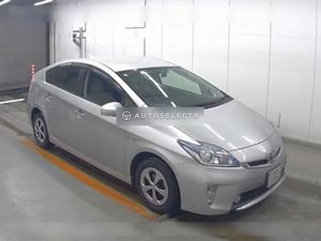 Toyota Prius PHV 2013, auction grade 3.5