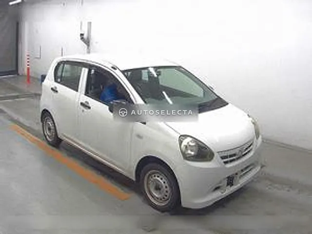 Toyota Pixis Epoch 2013, auction grade 3.5