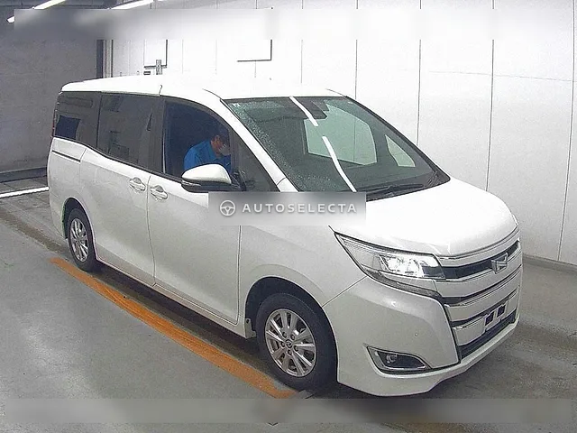 Toyota Noah 2021, auction grade 4.5