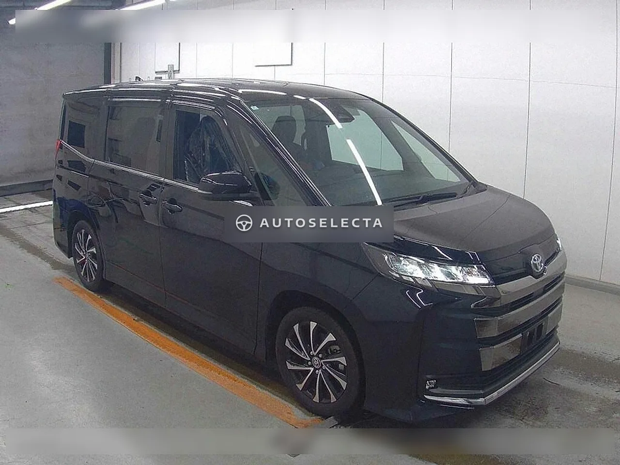 Toyota Noah 2024, photo 1 of 6