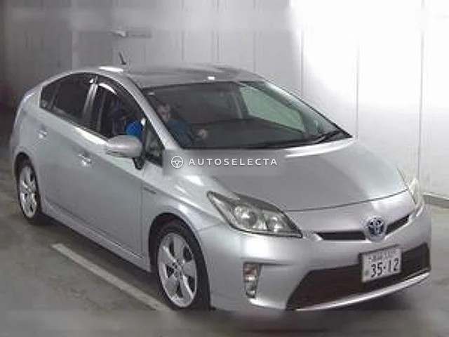 Toyota Prius 2015, auction grade 4