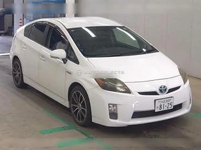 Toyota Prius 2011, auction grade 3.5