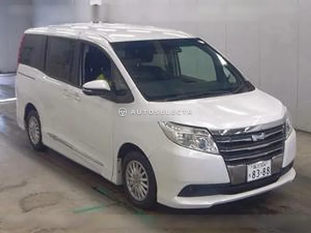 Toyota Noah 2014, auction grade R