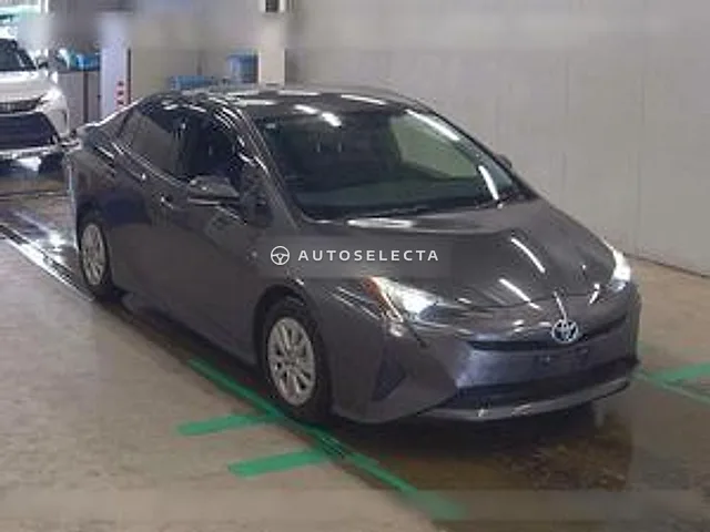 Toyota Prius 2015, auction grade 3.5