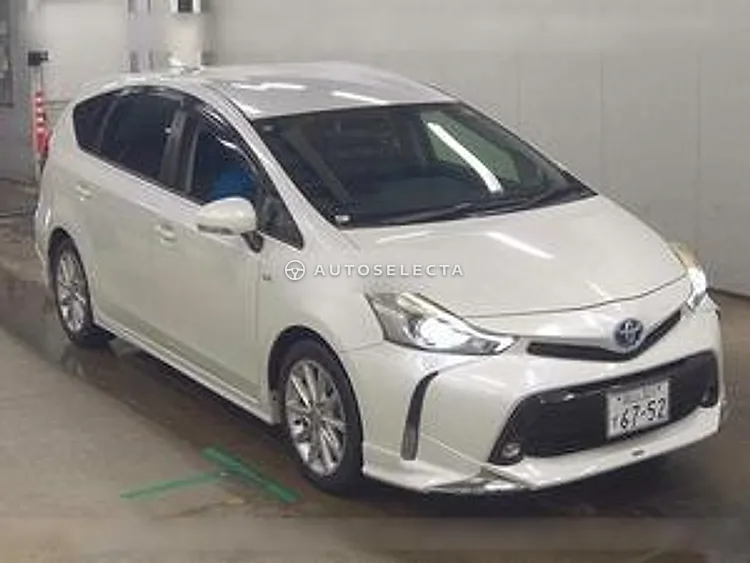 Toyota Prius Alpha 2016, photo 1 of 1