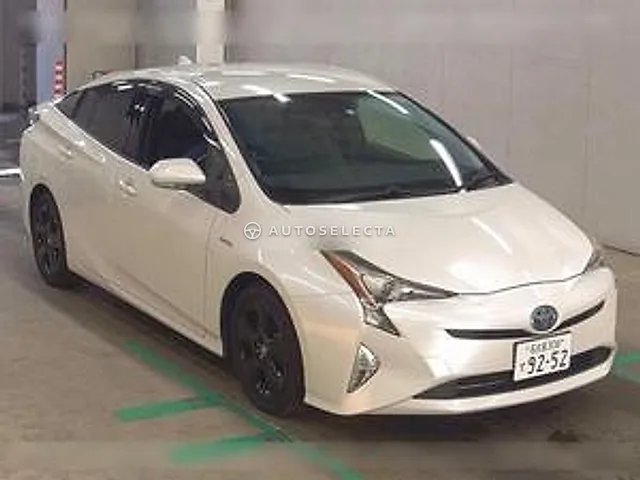Toyota Prius 2016, auction grade 4