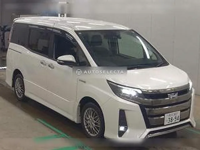 Toyota Noah 2018, auction grade 4