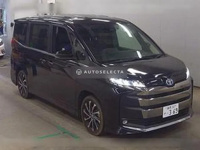 Toyota Noah 2023, auction grade 3.5