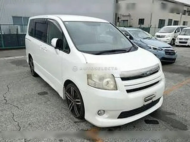 Toyota Noah 2007