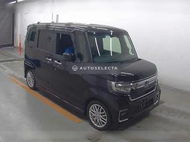 Honda N-BOX Custom 2021, auction grade 4.5