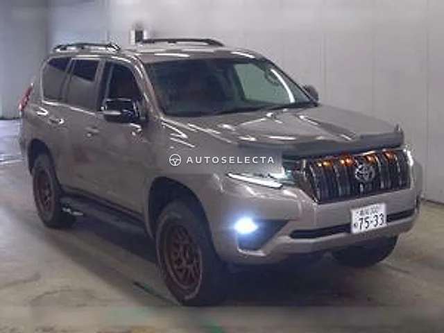 Toyota Land Cruiser Prado 2022, auction grade 4.5