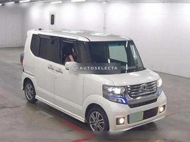 Honda N-BOX Custom 2013, auction grade 3.5