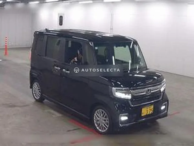 Honda N-BOX Custom 2022, auction grade 4.5