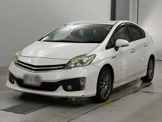 Toyota Prius 2013, auction grade RA
