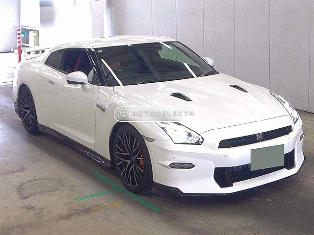 Nissan GT-R 2023, auction grade 5