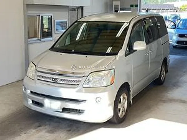 Toyota Noah 2006, auction grade R