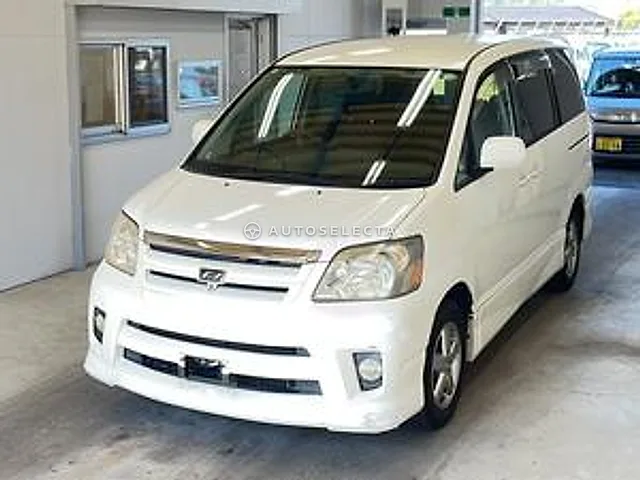 Toyota Noah 2005, auction grade 3