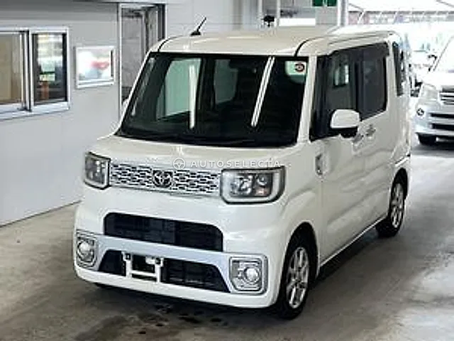 Toyota Pixis Mega 2015, auction grade R