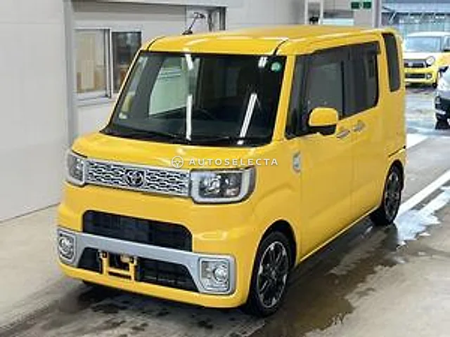Toyota Pixis Mega 2015, auction grade 4
