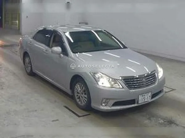 Toyota Crown 2010, auction grade 3.5