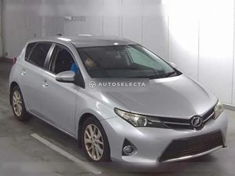 Toyota Auris 2013, photo 1 of 1