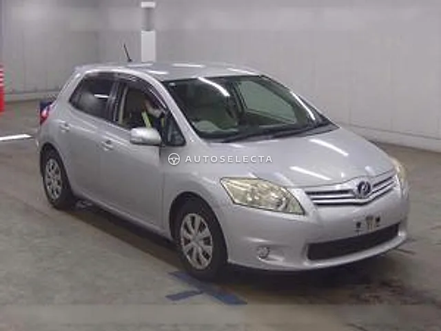 Toyota Auris 2010, auction grade R