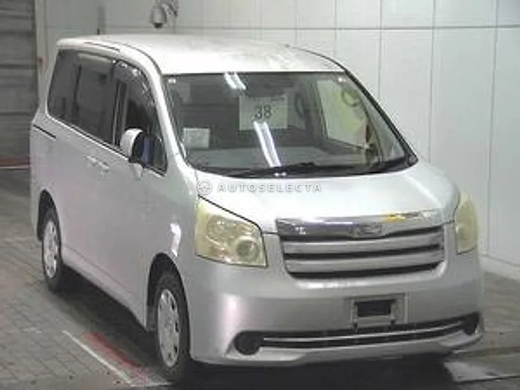Toyota Noah 2007, photo 1 of 1
