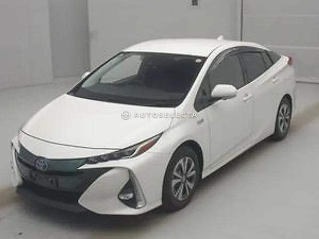 Toyota Prius PHV 2017, auction grade 3.5