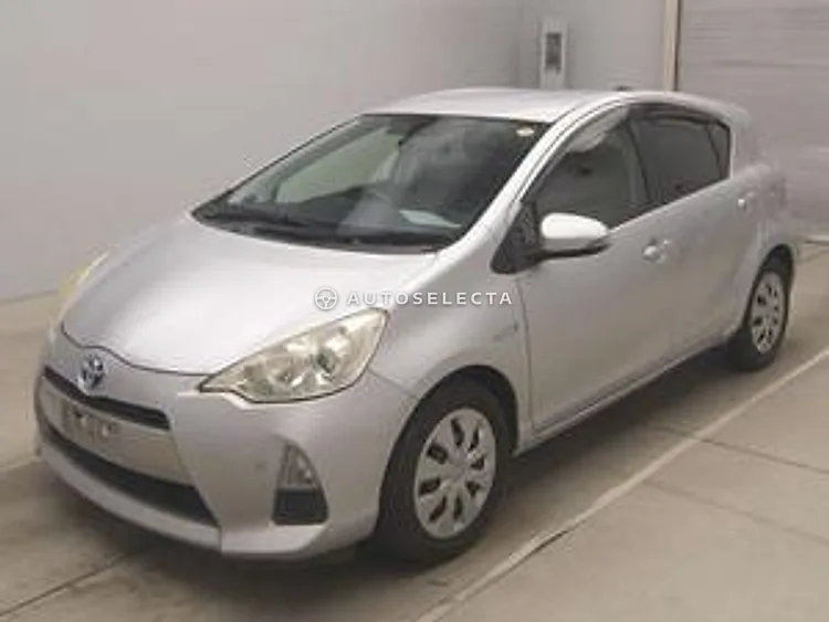 Toyota Aqua 2013, photo 1 of 1