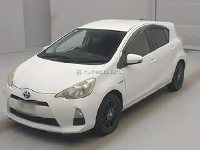 Toyota Aqua 2012, auction grade RA