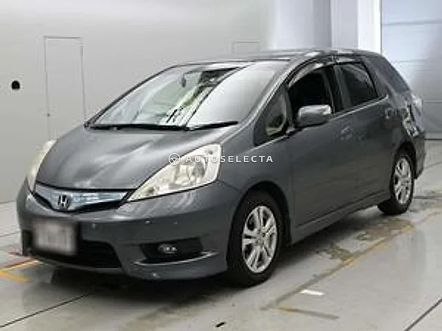 Honda Fit Shuttle Hybrid 2012, auction grade 3