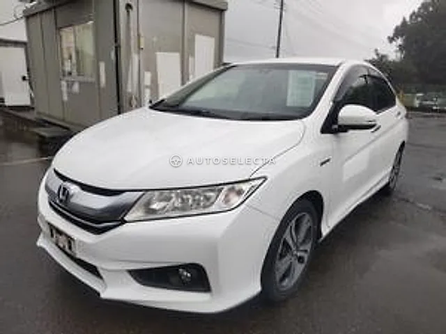 Honda Grace 2015, auction grade 3.5