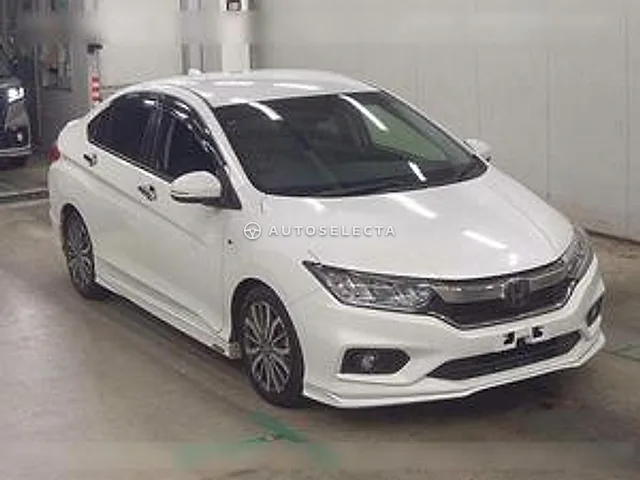 Honda Grace 2017, auction grade R