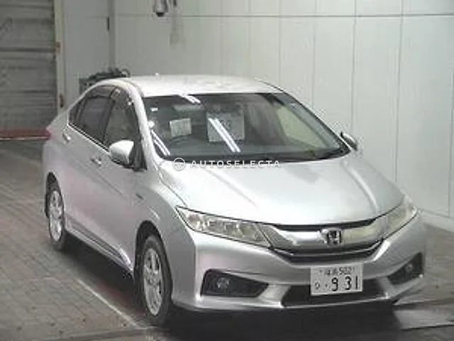 Honda Grace 2015, auction grade 3.5
