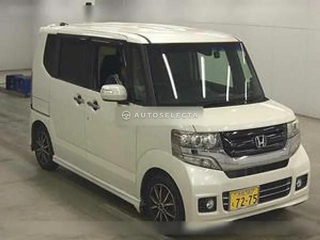 Honda N-BOX+ Custom 2017, auction grade 3.5