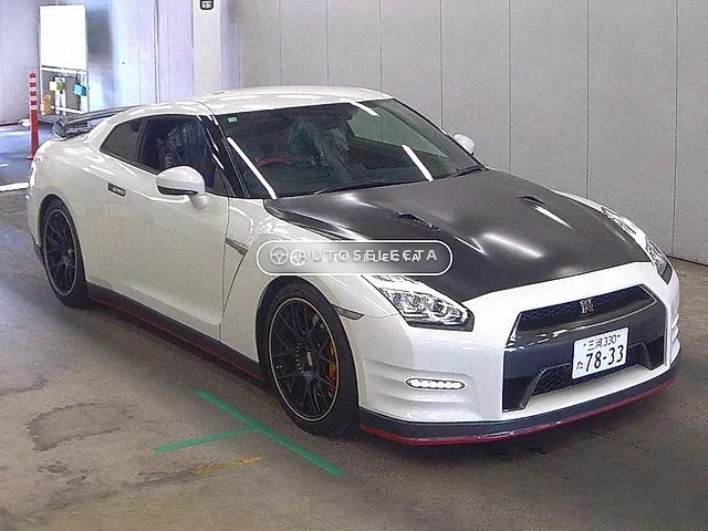 Nissan GT-R 2015, auction grade 4.5