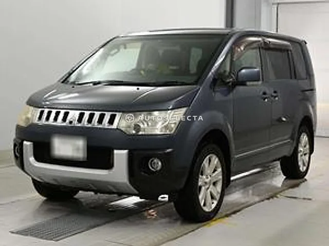 Mitsubishi Delica D:5 2009, auction grade 3.5