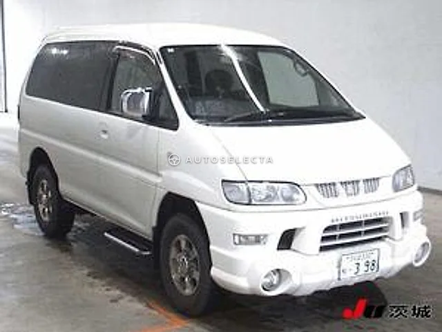 Mitsubishi Delica Space Gear 2006, auction grade R
