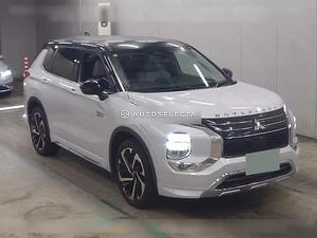 Mitsubishi Outlander PHEV 2022, auction grade 4.5